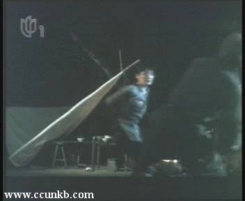 黄革萍